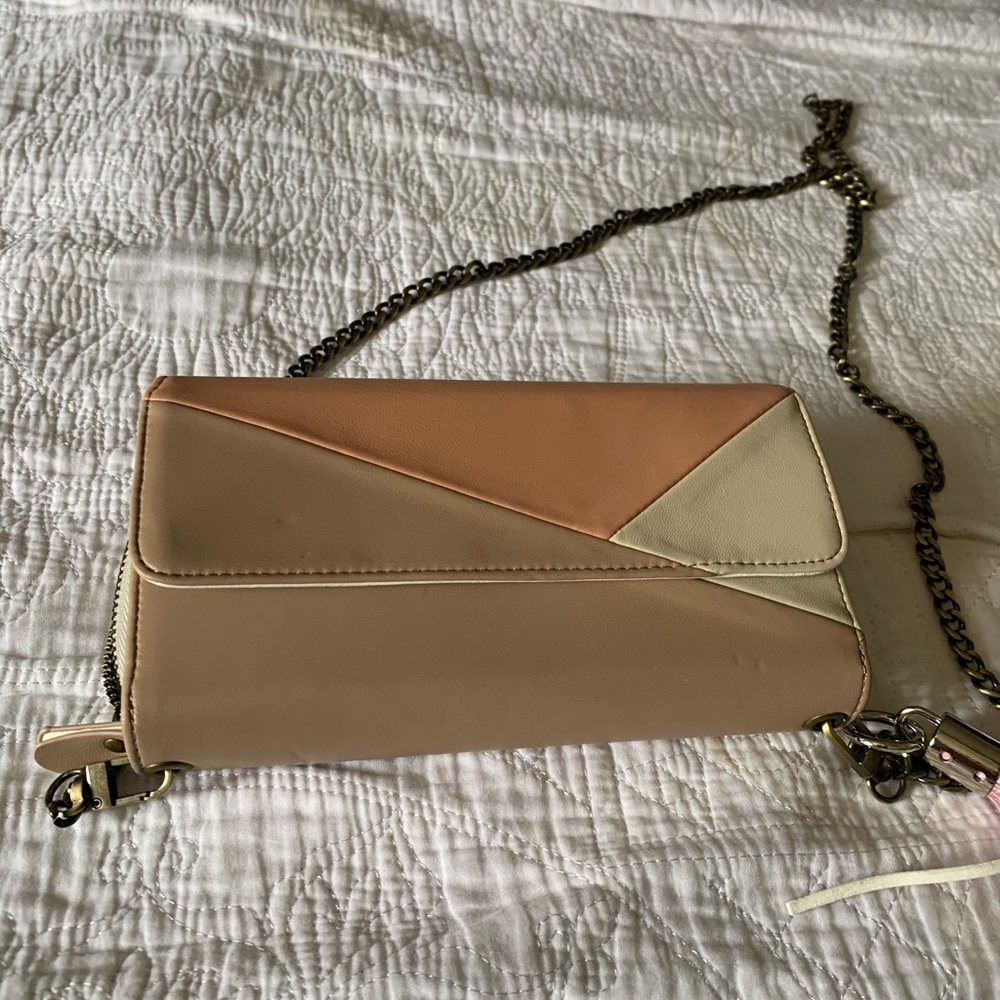 Wallet purse holds iPhone X max